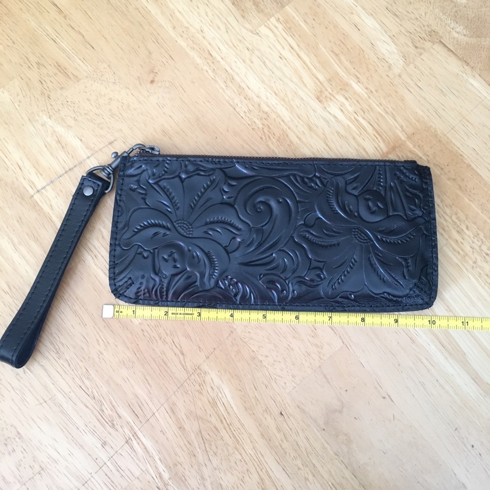 Patricia Nash wristlet